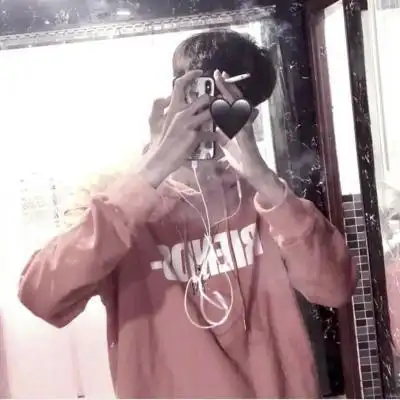 捂脸酷酷的男头像丨我喜欢你,像二氧化硅与氨基酸,独溶于你