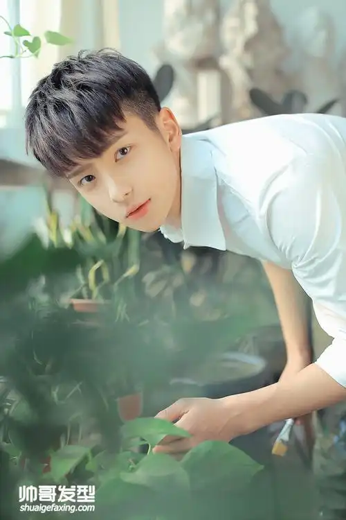 微博帅哥余承恩yce最新照片余承恩发型图片