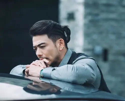 娜扎新剧,全剧换装260套成女性穿搭指南,杨烁演男主用力过猛