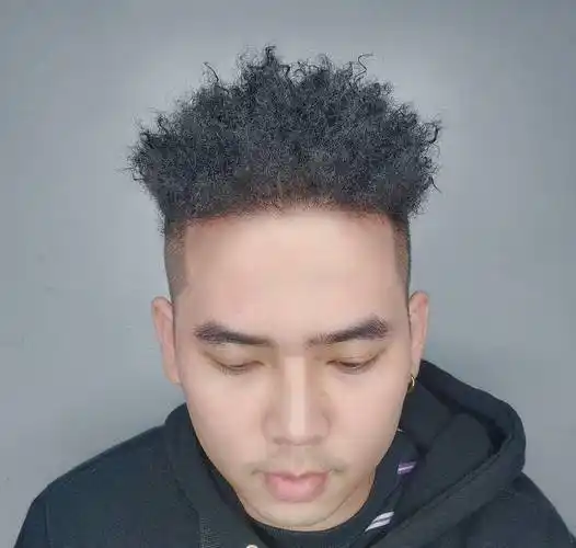 男人铁丝烫发型霸道帅气造型新颖潮流剪完果然提升颜值