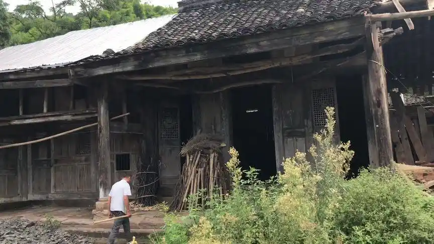 农村清代时期的地主老房子,现在已破烂不堪!为什么不好好保管?