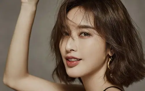 张俪妩媚性感写真图片桌面壁纸