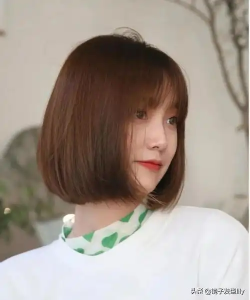 发型女2022流行发型锁骨发微卷:洋气小卷锁骨发超短发16款(11)