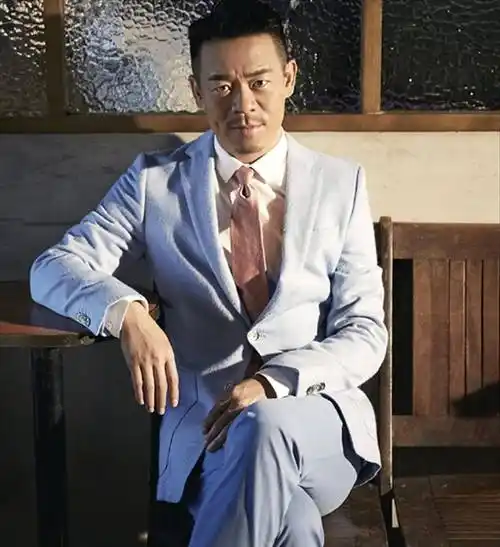 孙浩:26岁上春晚走红,得罪杨坤20年不说话,55岁至今未婚没孩子_生活