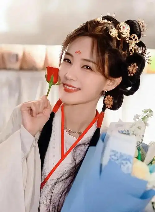 《云秀行》开拍,李一桐再演古装大女主,男主是你们熟悉的男神!