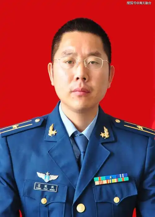 律师为:北京市盈科(大连)律师事务所王金海律师,退役前为海军中校军衔