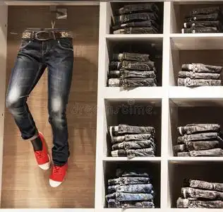 陈列窗牛仔裤牛仔装.牛仔裤商店.