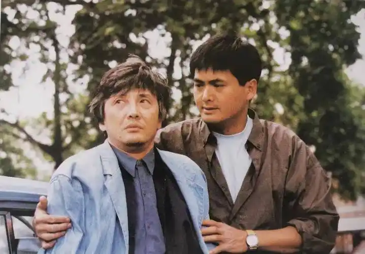 1991年,徐克找来梁家辉拍出抗日神剧,片中袁洁莹惊