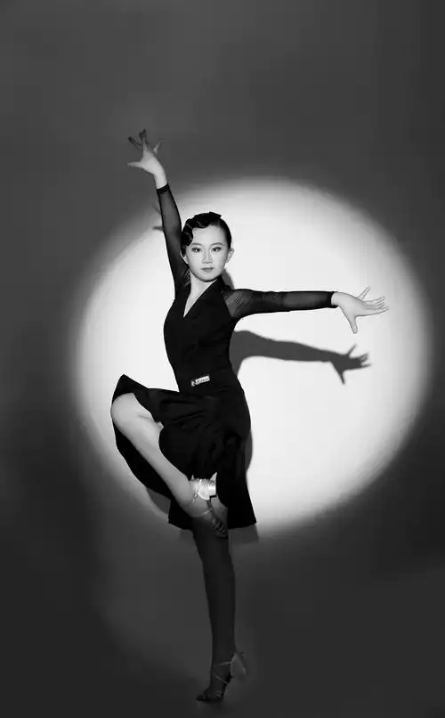 嘉艺舞蹈邀请您拍摄最美舞蹈写真照-表单-金数据