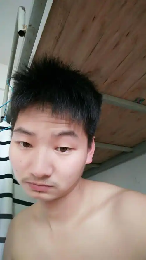 长的丑但是喜欢自拍