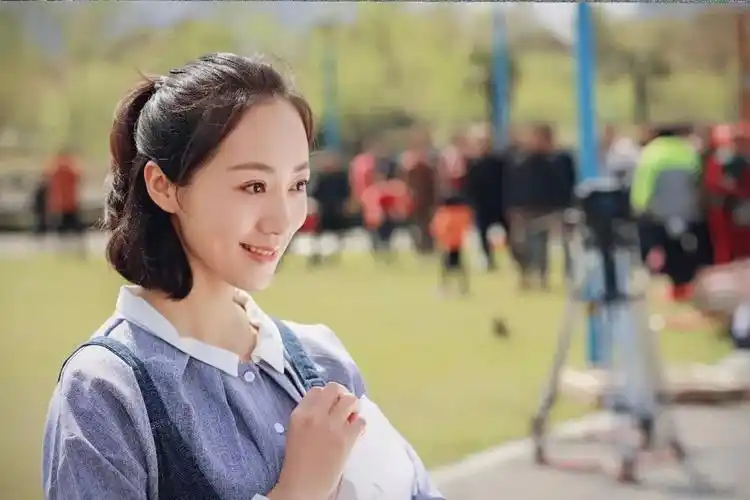 张含韵和韩雪扮演五个角色(张含韵韩雪女巫茶话会)