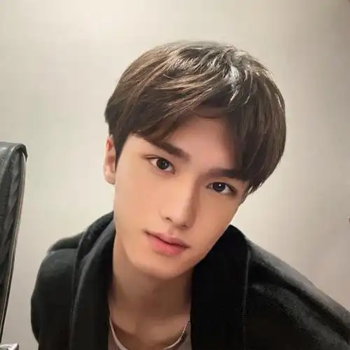 长脸适合什么发型男