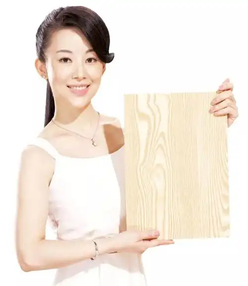 潘晓婷继续签约福湘木业形象代言人_福湘板材