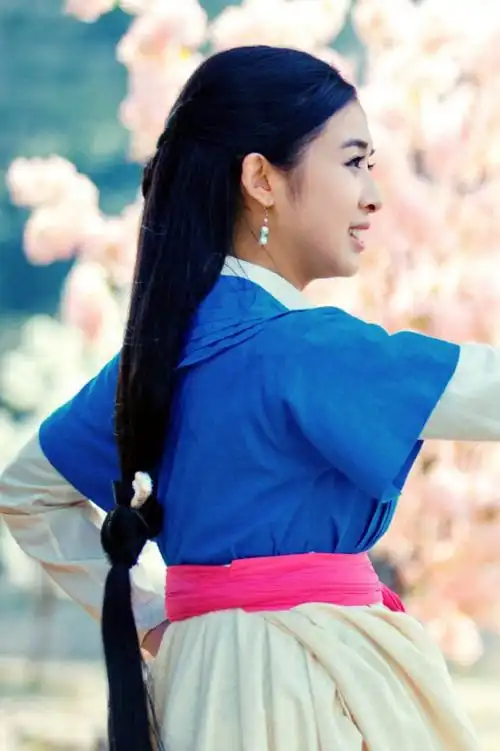 兰陵王妃-元清锁-张含韵饰