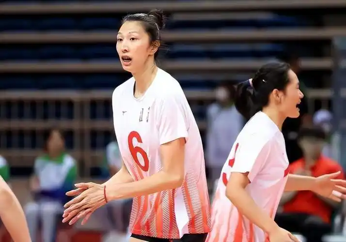 优秀女排美女接应持续霸榜吴梦洁杀进前三最新主攻排名出炉