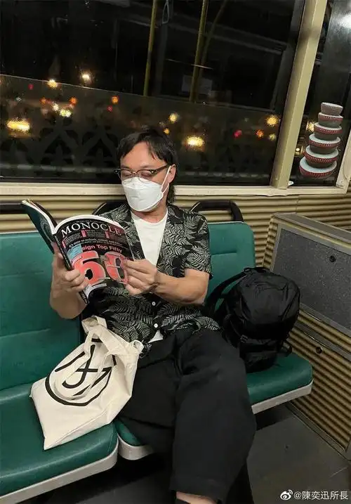 徐濠萦陈奕迅约会照曝光,娇妻靠肩满脸甜蜜,皮肤紧致看不出年龄