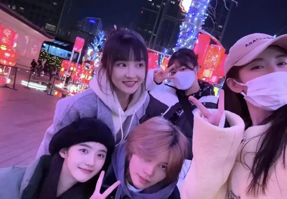 羡慕鞠婧祎和姜杉姐姐友情.#向全世界安利鞠婧祎 #我的宝藏女 - 抖音