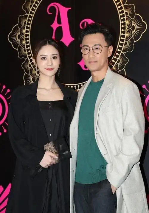 林峰的小娇妻长相真不赖五官很有女团感真实的脸蛋很耐看