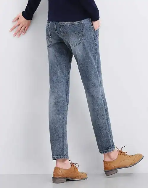 蓝色九分牛仔裤