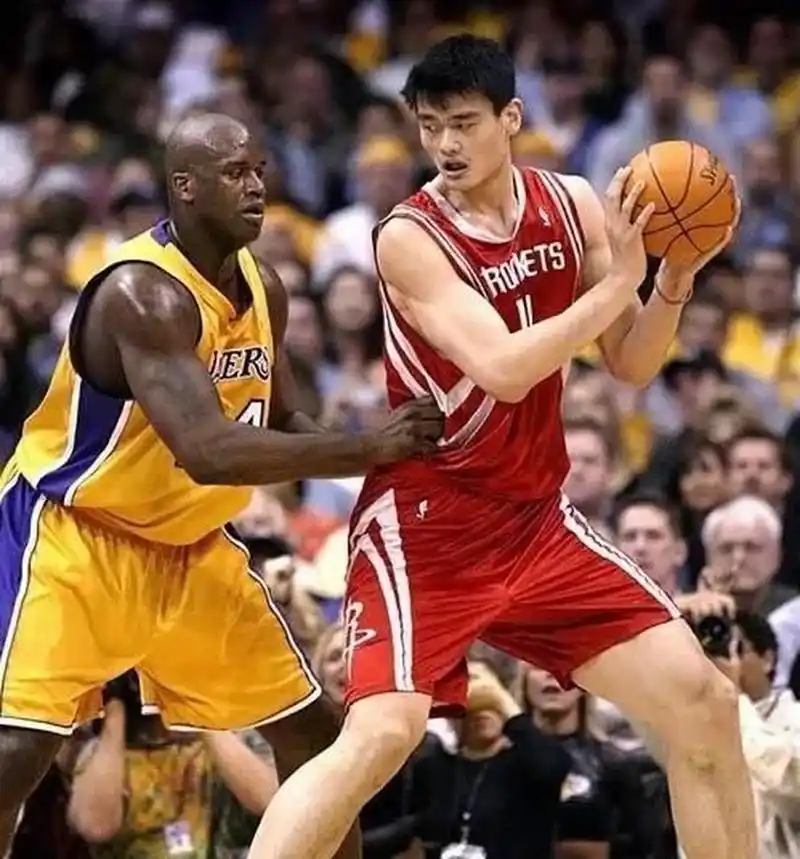 姚明和奥尼尔放到现在,能达到什么样的高度?