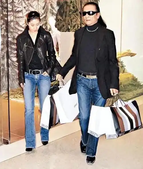 被谢贤养了12年分手费2000万如今她怎么样了