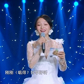 组图张韶涵化身行走的表情包时而呆萌时而御姐展示冻龄美颜