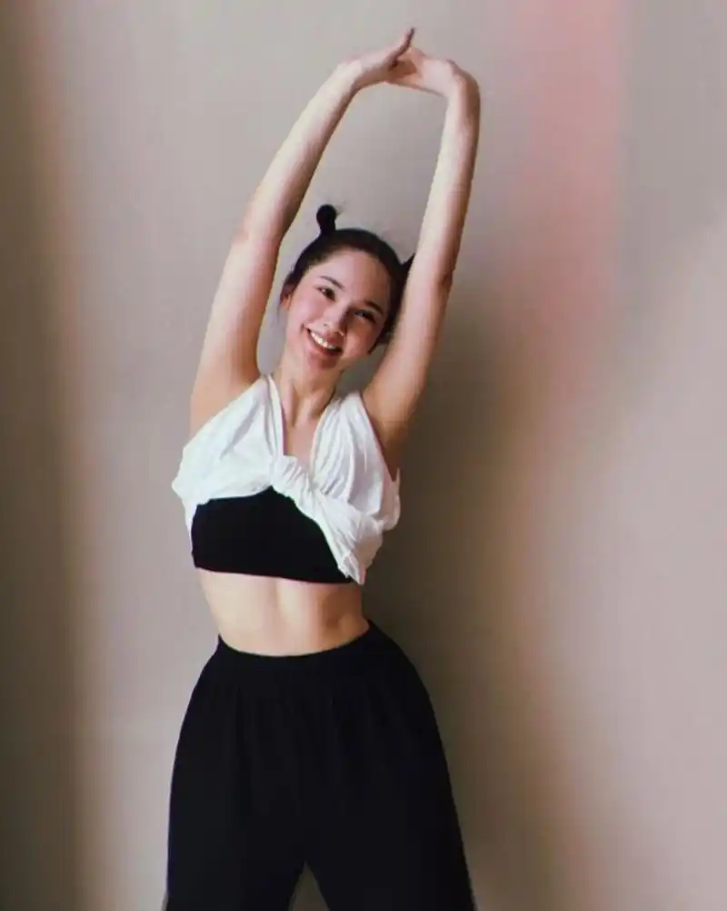 杨丞琳又晒健身照