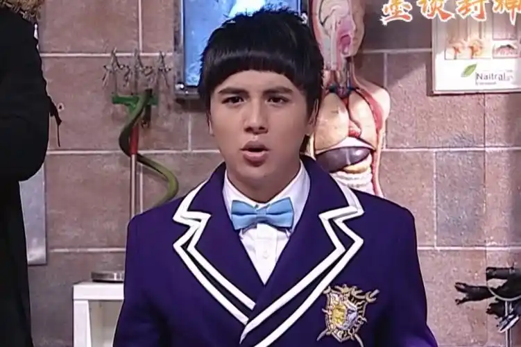 萌学园蓝宝为乌克娜娜换血维多利亚却说还有秘密到底是什么