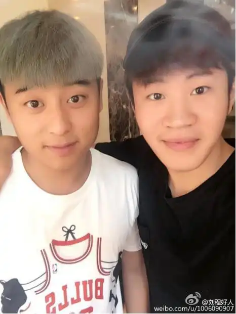 乡村爱情赵四刘能互掐戏外两人的儿子却是好哥们