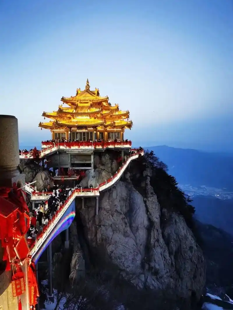 河南老君山风景名胜区 #远赴人间惊鸿宴 #老君山金顶 #登 - 抖音