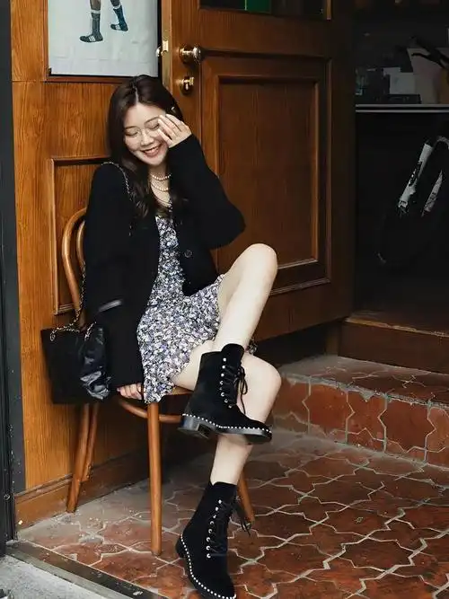 穿对靴子太显高这9套初秋马丁靴穿搭又甜又撩