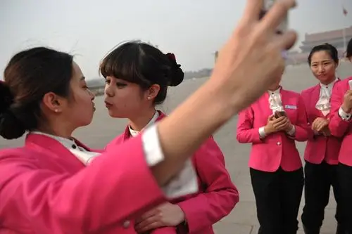 谁会ps,帮我p一张照片,谢谢.