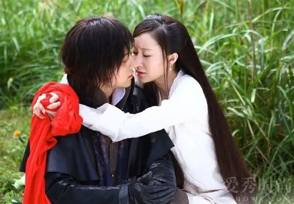 陈键锋舒畅吻戏3,陈键锋《大唐荣耀》舒畅饰演慕容林致亲秦俊杰饰演的