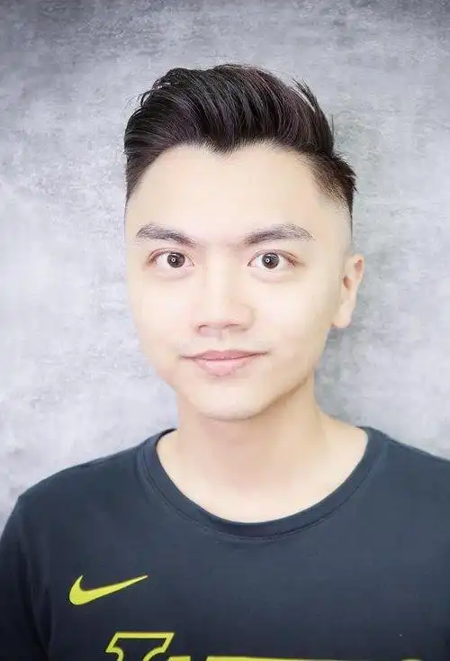 圆脸男士合适的短发造型潮男必备的短头发成主打款