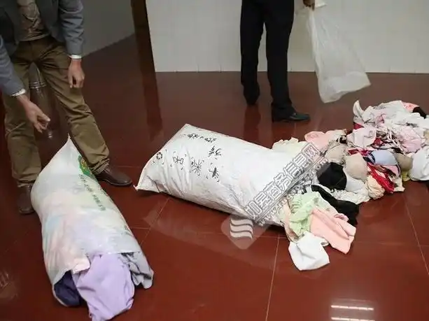 男子月薪上万偷内衣 每月几百生活费