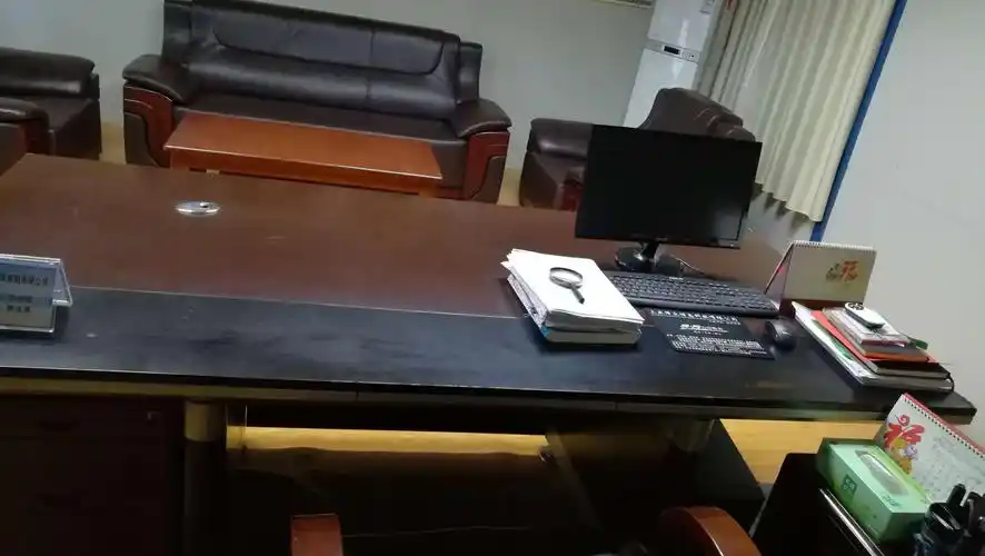 总经理办公桌文件已被摆放整齐