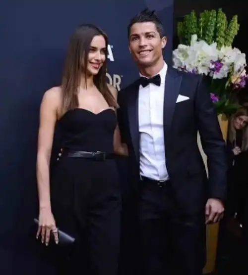 c罗女友乔治娜晒美照,一身造型高达1500万,网友觉得不如伊莲娜