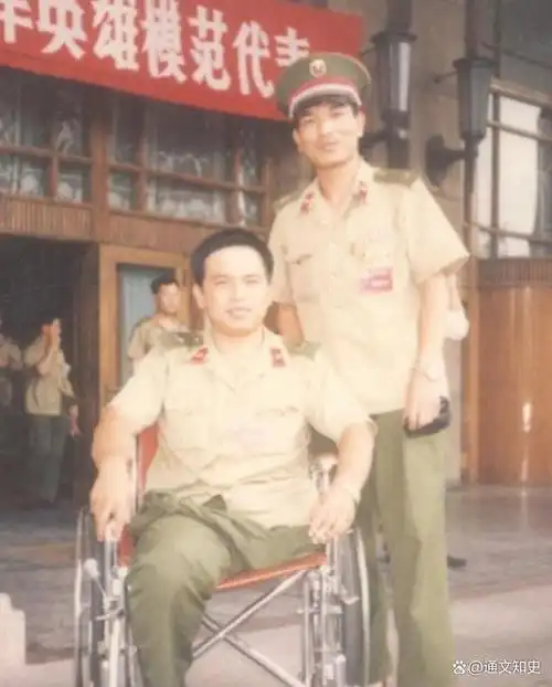 老山战斗英雄徐良,87年上春晚一唱成名,之后为何陷入舆论风波?