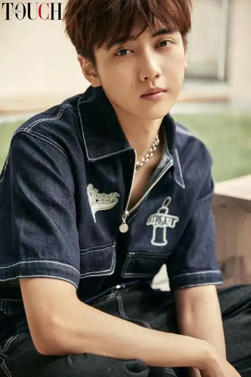 焉栩嘉touch封面人物