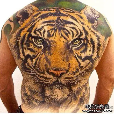 满背虎头纹身图案