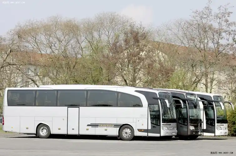 奔驰travegoo580豪华旅行客车