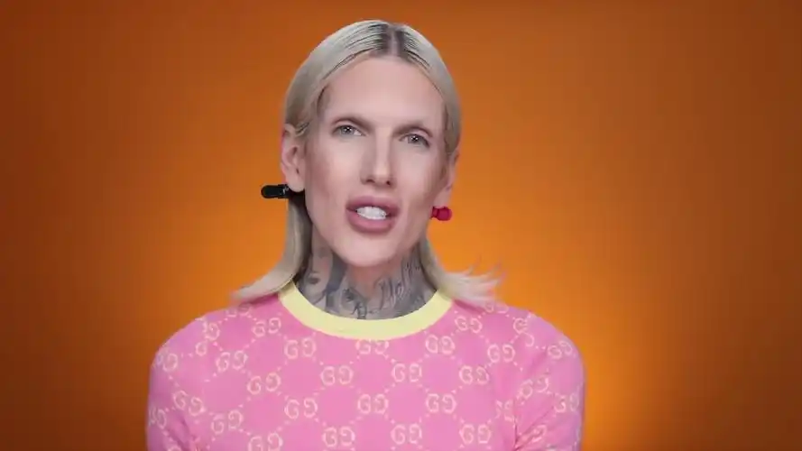 【jeffreestar】超火的蜡笔眼影盘,本宫会认可吗?