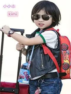 kimi小小志超萌可爱手机壁纸中,超萌可爱的小小志是超级明星林志颖的