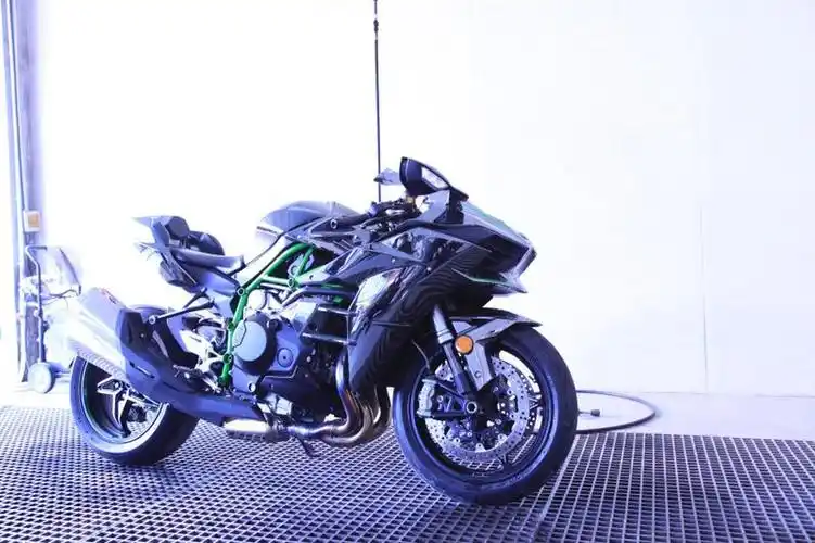 【仿赛档案】速度终结者增压神兽——川崎h2