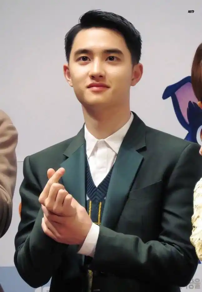 exo成员都暻秀将于7月1日提前入伍,五巡演唱会9人变6人!