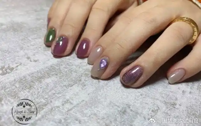 今天我们带来了两款独特的紫色美甲——ew017紫罗兰和ew016黎明.