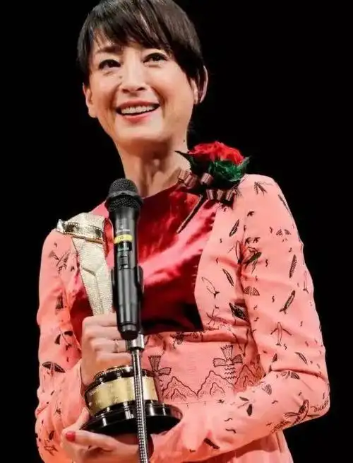 陈淑桦为什么会疯了?陈淑桦现在在上海流浪街头图片