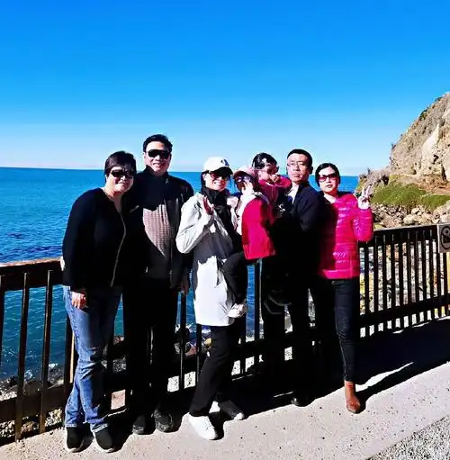 二家七人新西兰游集体照