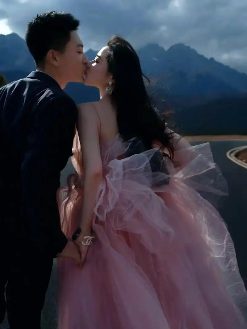 我心如明镜,也知答案,可我依然捂着耳朵深深爱你…… 可能很多 - 抖音