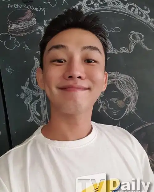 为什么刘亚仁都三十几了还有少年感,太神奇了!